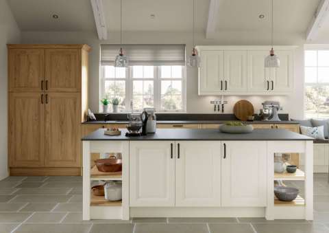 Traditional shaker-style kitchen painted light oak and ivory