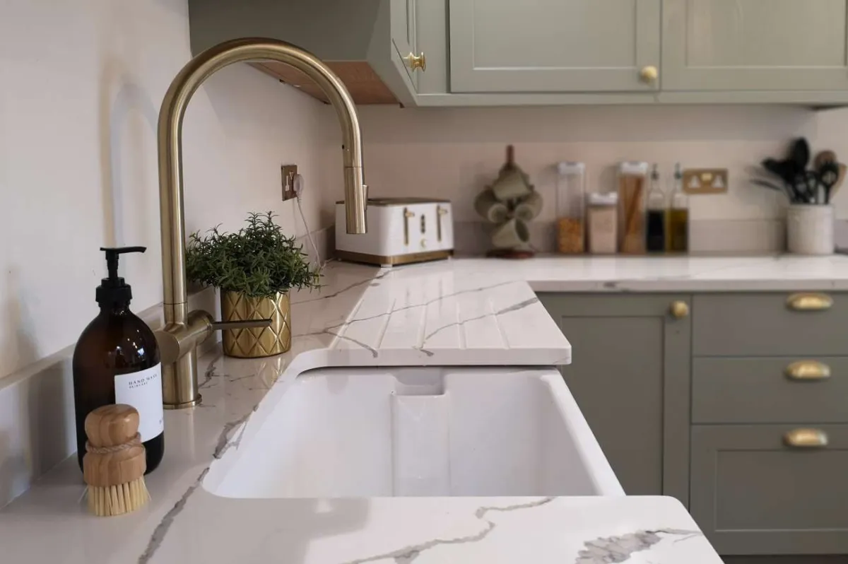 Contemporary shaker-style kitchen worktop with belfast sink