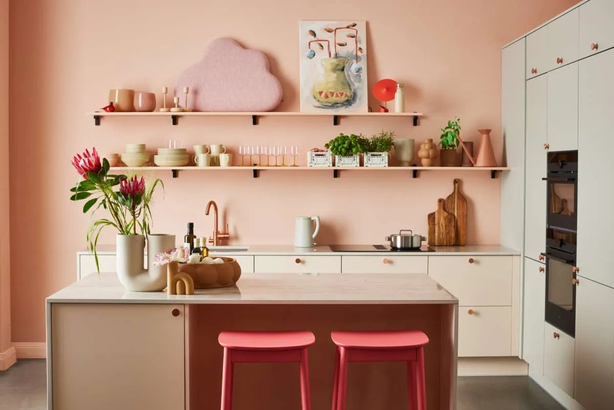 Puustelli Miinus modern look colourful kitchen