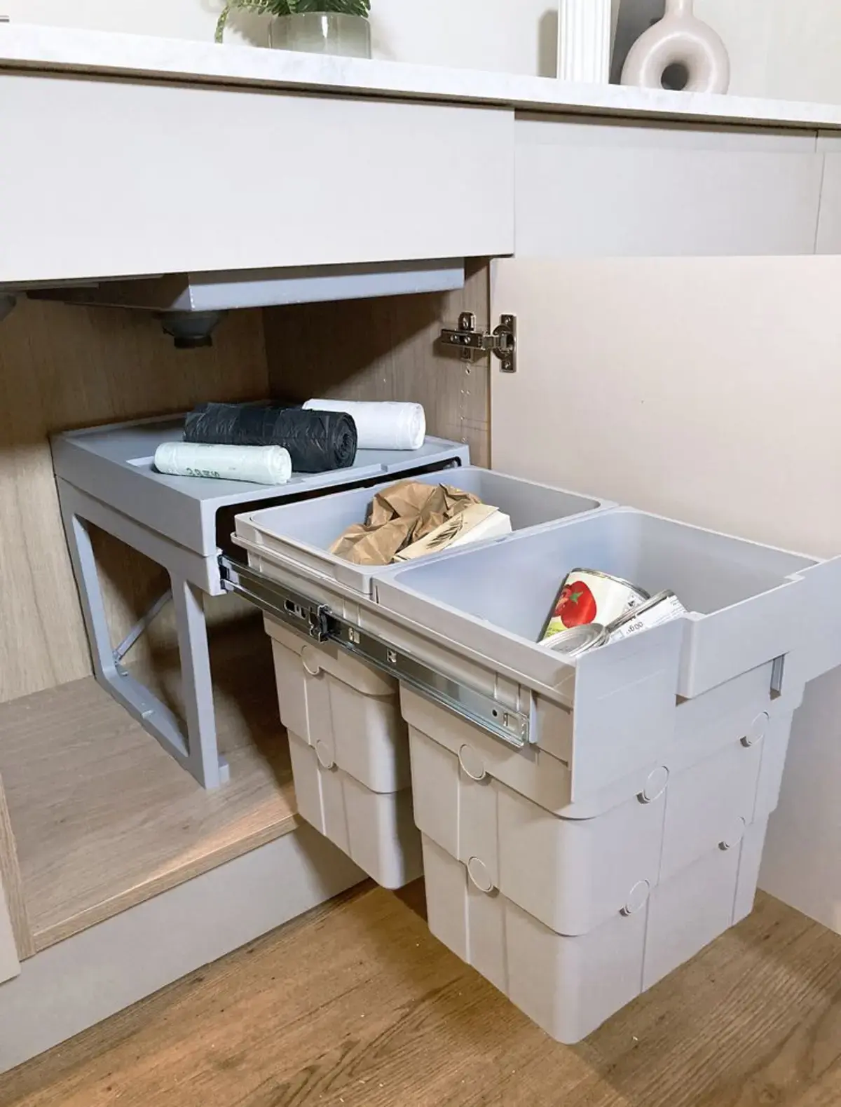 Ninka easyWaste in cabinet pull-out bin 5700.92.77005